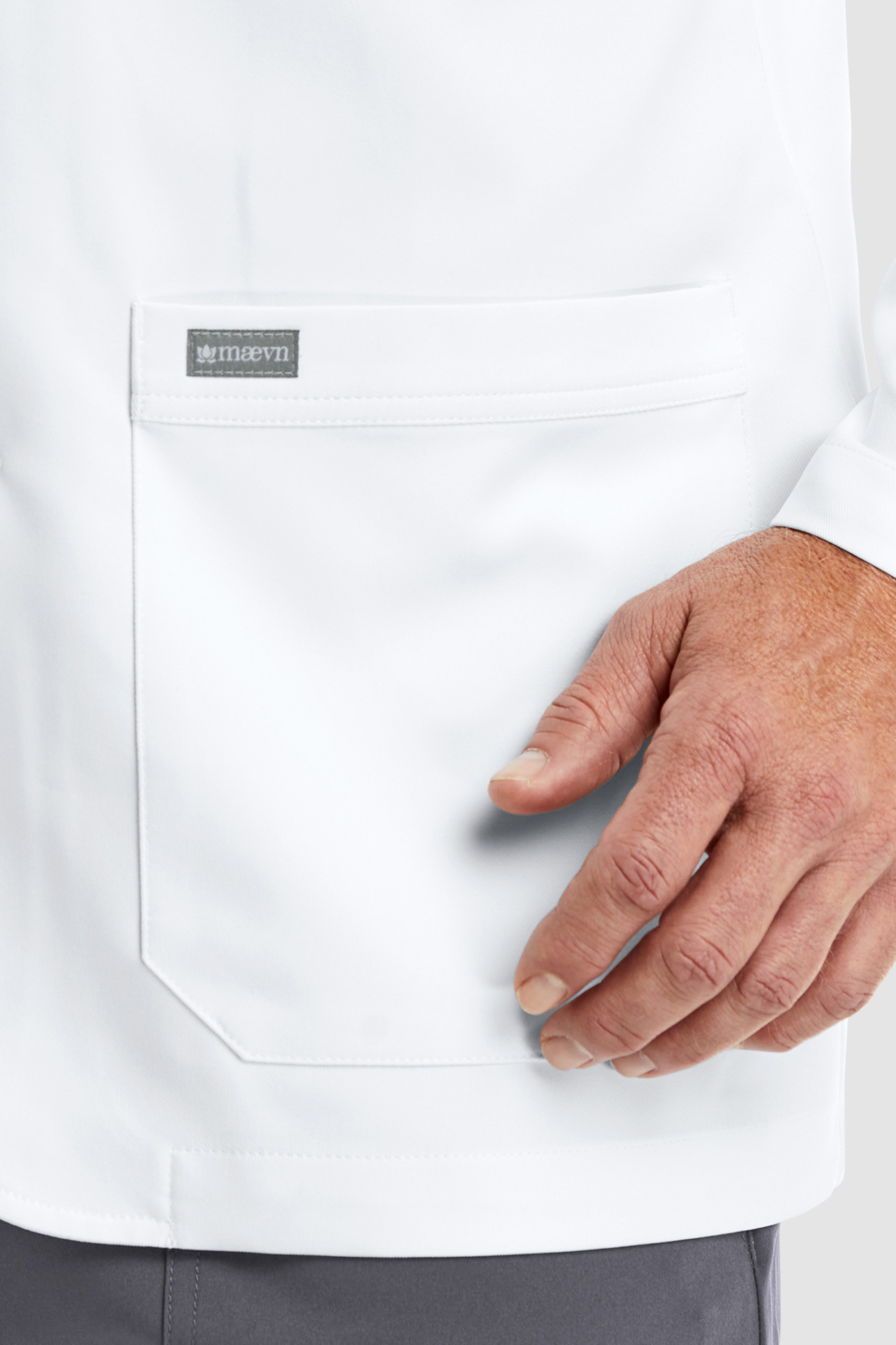 DELANTAL CLINICO CORTO HOMBRE MOMENTUM 5873 BLANCO